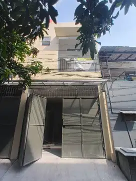JELAMBAR DIJUAL RUMAH BARU DITENGAH KOTA JAKARTABARATHarga Dibawah 1M