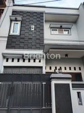 RUMAH 2 LANTAI PREMIUM STRATEGIS DI PUSAT KOTA KUDUS