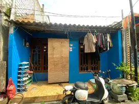 RUMAH DI KELURAHAN KARANG TURI, GRESIK