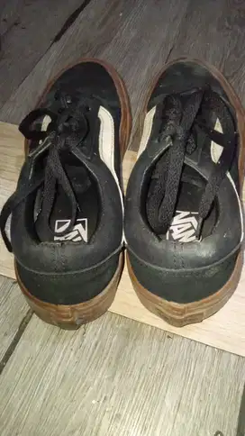 Sepatu Vans second