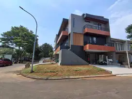 JUAL RUMAH BRAND NEW HOEK ADA PRIVATE LIFT DI SUTERA FERONIA PARK