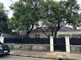 Disewakan Rumah untuk Usaha di Menteng, Jakarta Pusat