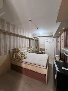 DISEWAKAN CEPAT APARTEMENT STUDIO FURNISH GREENBAY PLUIT