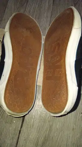 Sepatu Second Hush Puppies