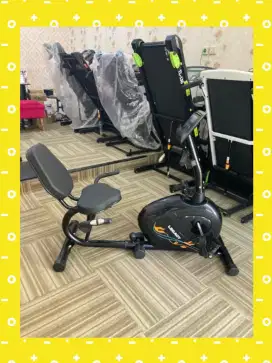 Sepeda statis Recumbent Legacy alat olahraga YWB-982