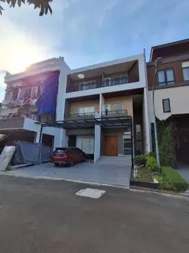 Dijual Rumah Mewah Baru di Onyx Alam Sutera