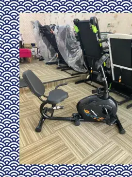 Sepeda statis Recumbent Legacy alat olahraga YWB-982