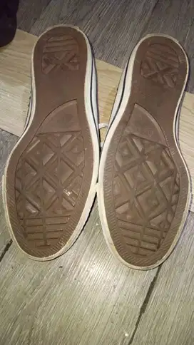 Sepatu second converse