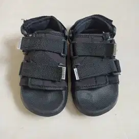 sendal anak masih baru