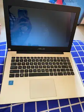 Jual laptop pemakaian bekas cewe aja
