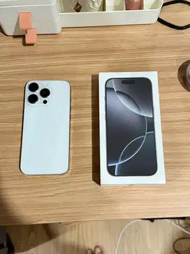 Iphone 16 pro 16pro garansi ibox panjang seperti baru / like new