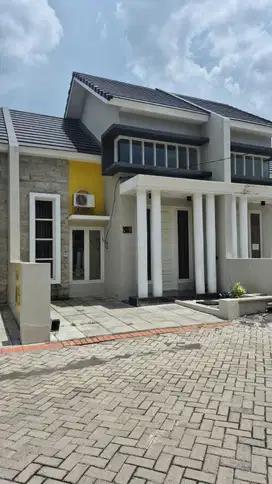 RUMAH DI PERUM WISATA SEMANGGI BLOK N8, WONOREJO, RUNGKUT SURABAYA