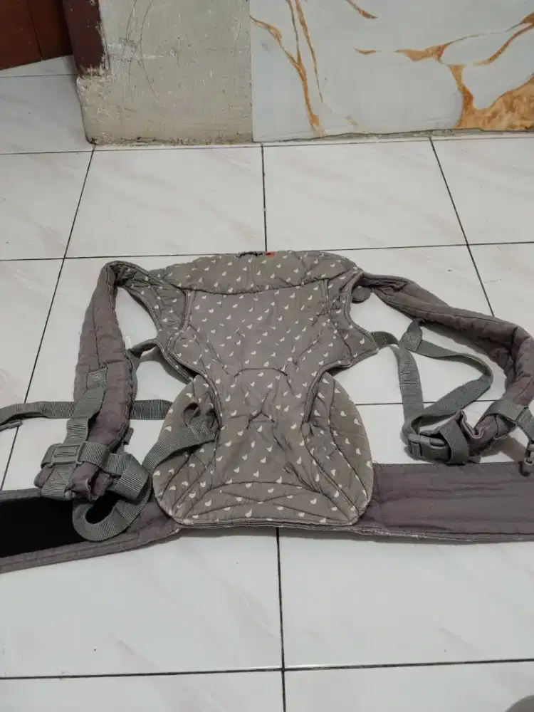 Gendongan ergobaby