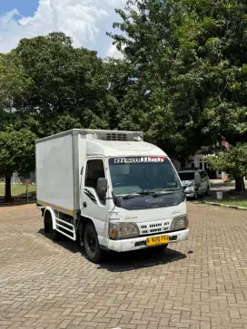 Isuzu elf box pendingin  2014