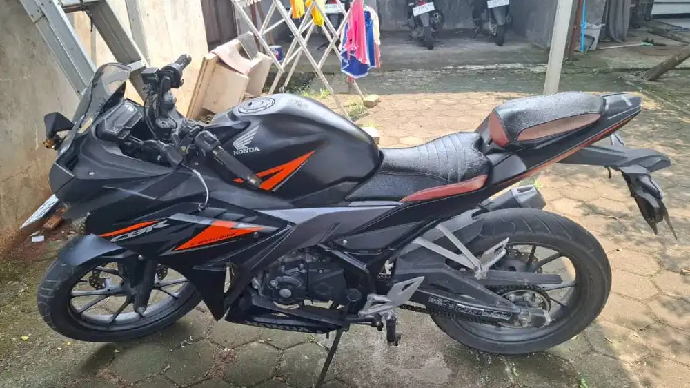 DIJUAL: Honda CBR 150R 2019 - Pajak Hidup Sampai 2029!