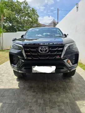 Dijual Fortuner 2.4 VRZ TRD Matic 2020