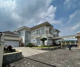 Villa Mountain Park, Komplek Taman Giri Indah