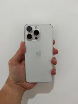 JUAL CEPAT Iphone 15 Pro Max 256GB White Titanium - BATANGAN (IBOX)