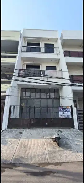 Rumah Sunter STS3 model Ruko bisa untuk usaha hadap Selatan