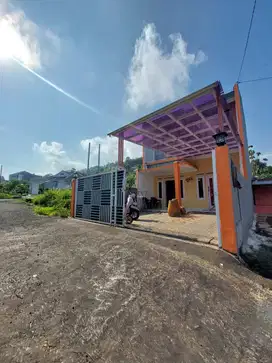 Dijual Rumah Cibadak 2 Lantai bangunan Baru dekat Exit TOL