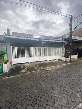 Rumah Strategis 20m ke raya Danau Bratan Kerinci Danau Toba