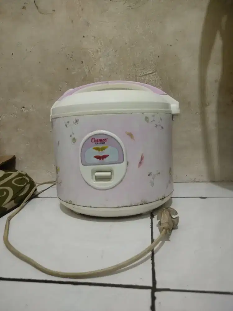 Magic com second merk Cosmos ukuran 1,8liter harga 120 ribu siap anter