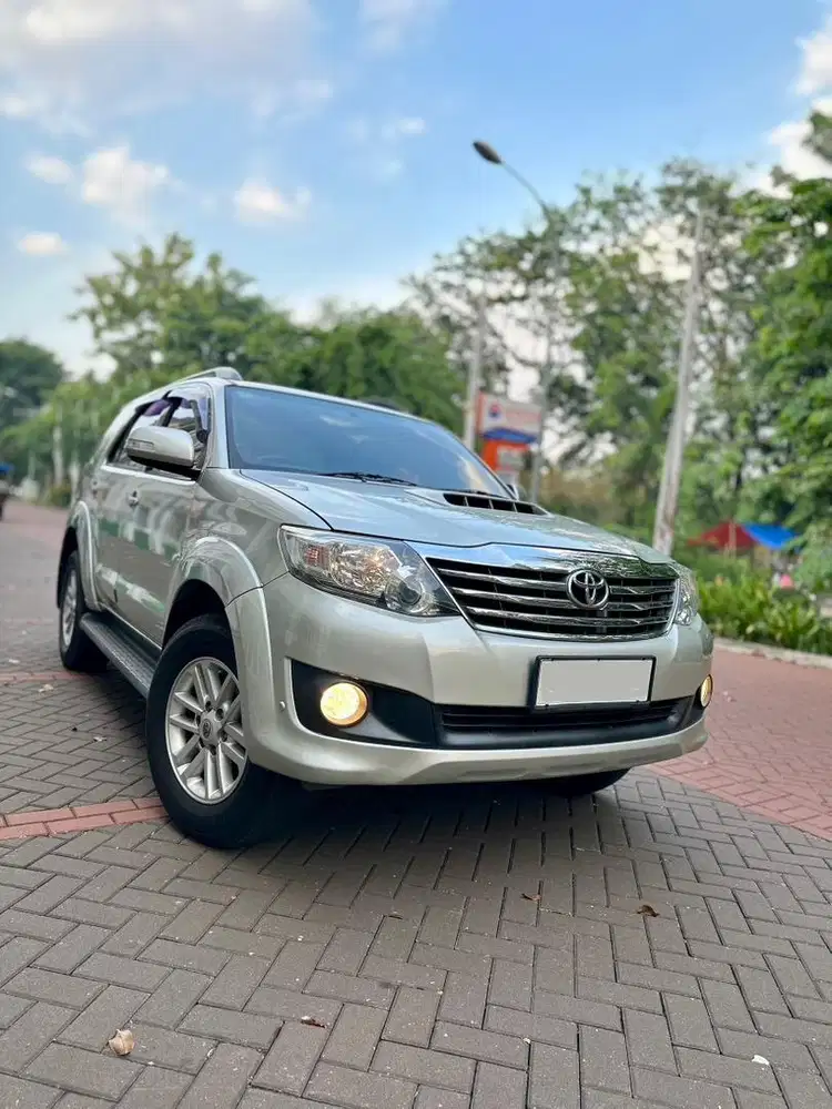 Toyota fortuner G diesel Vnt AT 2013