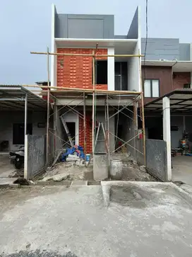 Rumah 2lt bisa kpr,dalam cluster matoa Krukut limo
