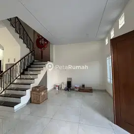 DIJUAL VILLA JALAN SULUH KOMPLEK OPERA HOUSE - DAERAH PANCING