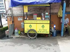 Dijual gerobak bekas dagang es teh + perabotannya