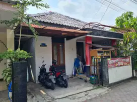 Kost + Rumah Utama Strategis di Tengah Kota Yogyakarta KB 007