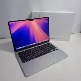 Macbook air 2024 M3 Ram 8gb ssd 256gb garansi sampai 7 september 2026