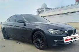 BMW 320i Tahun 2013 Automatic Biru metalik