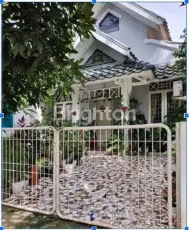 RUMAH DUA LANTAI ASRI DAN NYAMAN DI VILLA BINTARO
