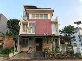 Di jual rumah di dalam perumahan depan club house depan kolam renang p
