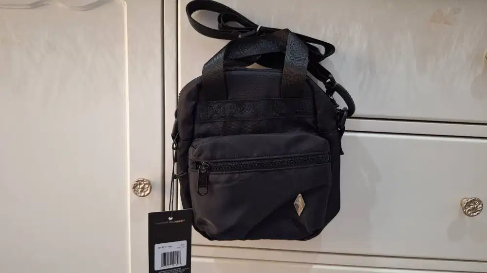 SKECHERS - SKE Diamond Mini Backpack / Tas Selempang - Original Black