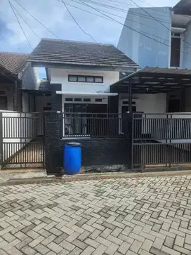 Rumah Minimalis Terawat di Komplek Permata Buah Batu Bandung