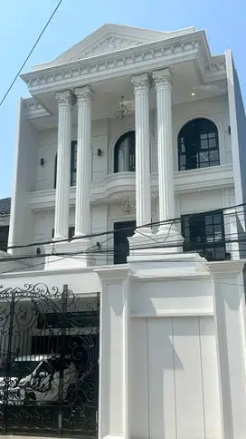 Dijual Cepat Rumah Mewah 3 Lantai – Bangunan Baru Gading Imperial