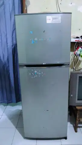 KULKAS 2PINTU LG