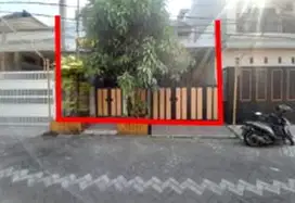 RUMAH DI KELURAHAN YOSOWILANGUN, MANYAR GRESIK