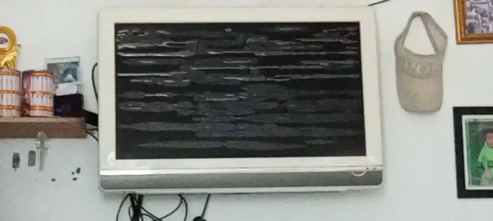 Televisi sharp LED 32 INC