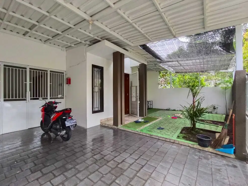 Dijual Rumah di Jatiwaringin Hanya  5 menit ke Toll Pd.Gede