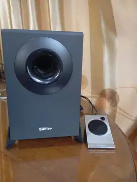 Speaker subwoofer Aktif Edifier M1360