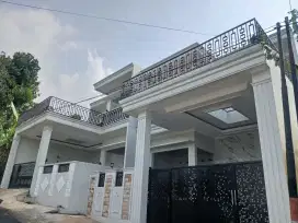 Jual rumah baru 2 lantai di gunungpati Semarang