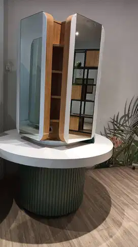 Meja Rias Salon Inc Lampu