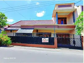 Rumah Bagus Strategis Dekat ke Tol Klodran di Tengah Kota Solo