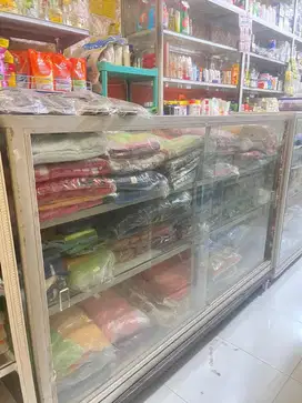 Dijual rak kaca