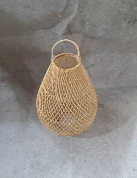 Kap lampu gantung anyaman rotan model Salak Panjang diameter 40 cm