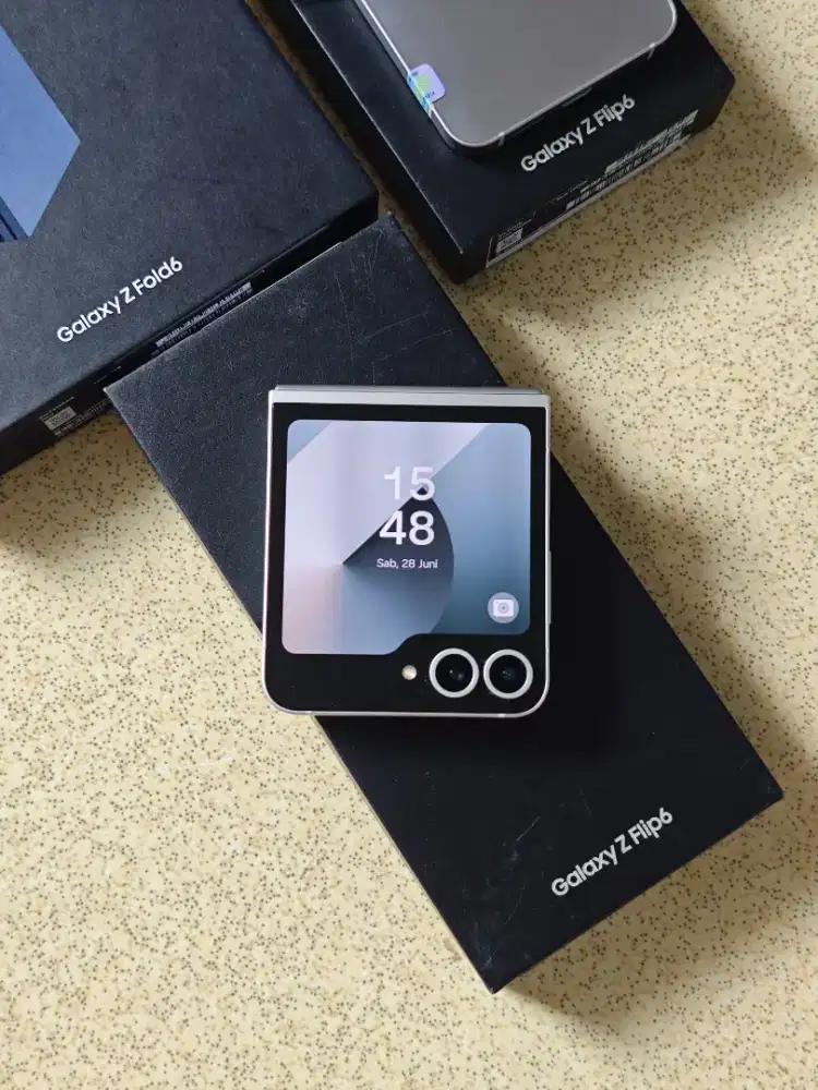Samsung Flip 6 512GB exclusive color white Resmi Sein