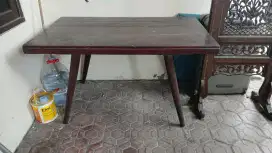 Meja makan jati